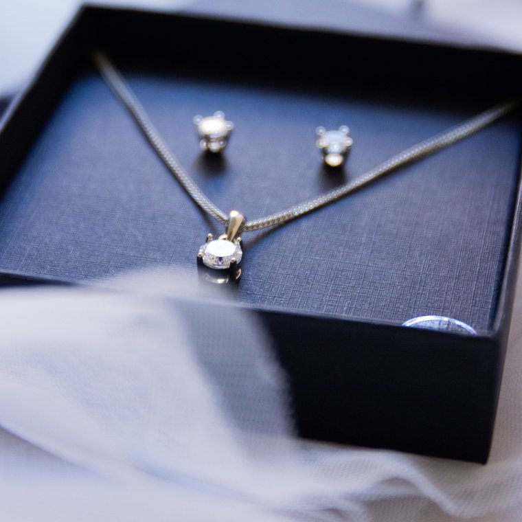 Jewelry & Accessories